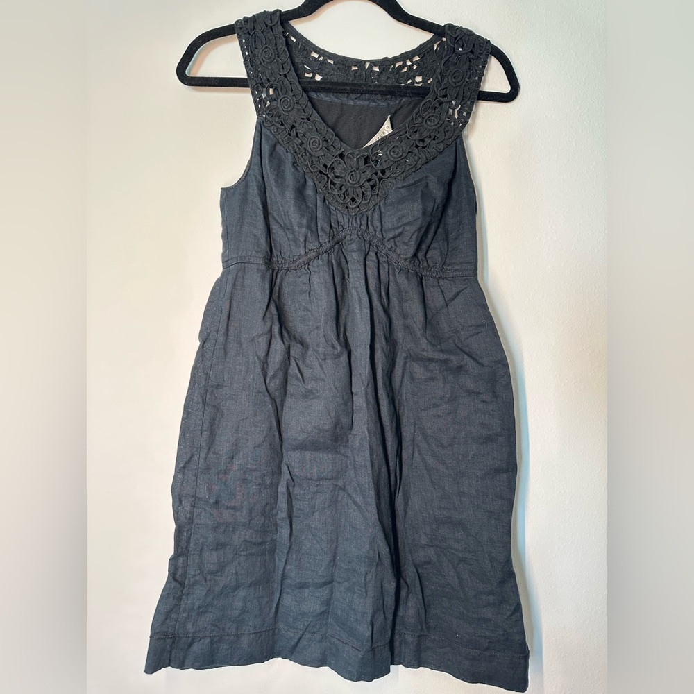 Max Studio women’s navy & black linen dress with crochet neck detail size medium
